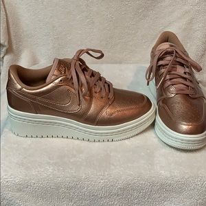 Nike platform air Jordan’s rose gold metallic sz 6